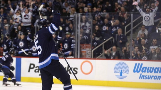 Byfuglien’s goal and assist lead Jets past Coyotes 4-3
