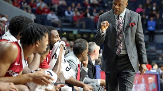 Gafford, Hall lead Arkansas past Ole Miss, 75-64