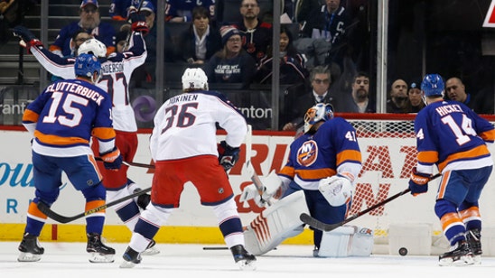 Bjorkstrand, Dubois lead Blue Jackets past Islanders, 4-1