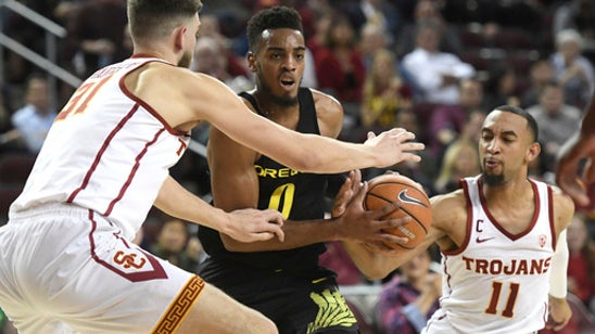 Metu’s layup with 0.8 left wins it for USC, 72-70