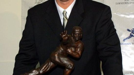 Heisman Trophy-winning QB Weinke to coach RBs for Tennessee