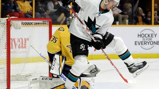 Rinne earns 300th win as Predators rout Sharks 7-1