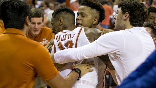 Roach basket for Texas beats Oklahoma State 65-64 (Feb 24, 2018)