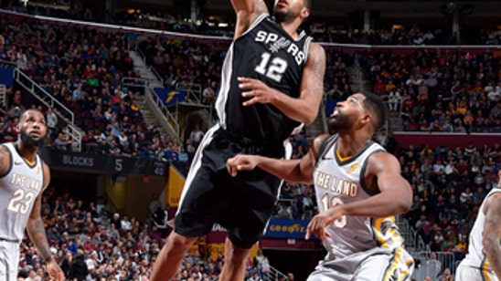 Spurs stop 4-game slide, rope LeBron, Cavaliers 110-94 (Feb 25, 2018)