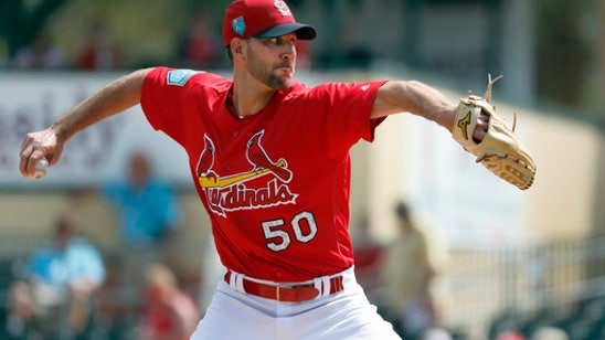 Cardinals star Wainwright struggles with control in debut