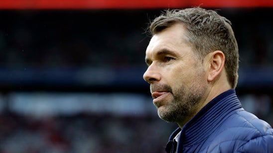 Hamburger SV fires coach Bernd Hollerbach