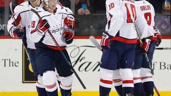 Oshie scores 2 as Capitals rout Islanders 7-3