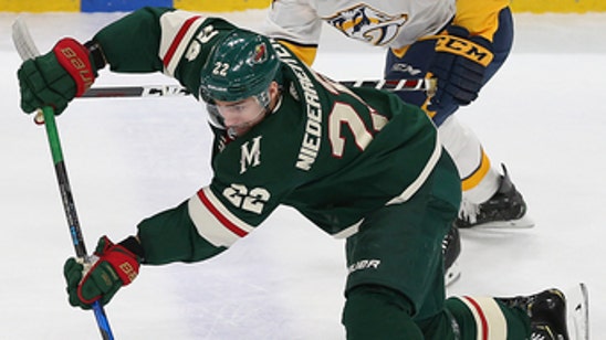 Zucker scores 30th goal as Wild top Predators 4-1