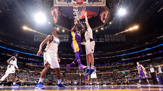 Randle’s double-double lifts Lakers to 103-93 win over Mavs