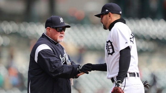 Gardenhire gets 1st win with Tigers