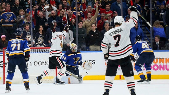 Keith scores late goal, Blackhawks beat Blues 4-3