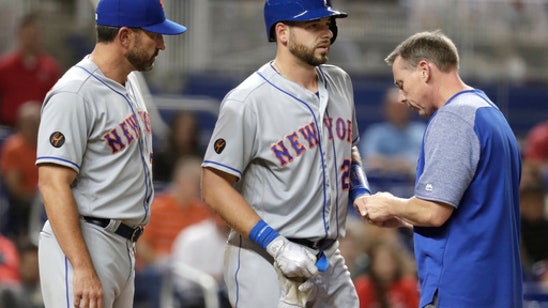 Mets’ Plawecki has broken hand, follows d’Arnaud to DL