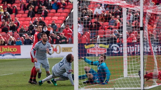 Gordon scores in dying seconds, Fire rally to draw Toronto (Apr 28, 2018)