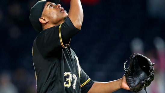 Cervelli helps Pirates rally for 6-2 win over Cardinals