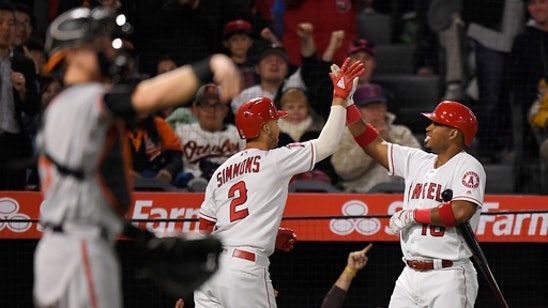 Justin Upton’s walk-off single puts Angels past Orioles, 3-2