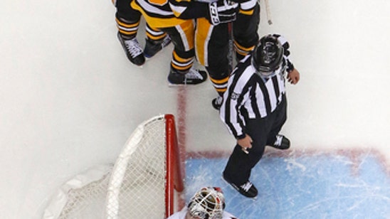 Guentzel scores twice, Penguins even series with Capitals