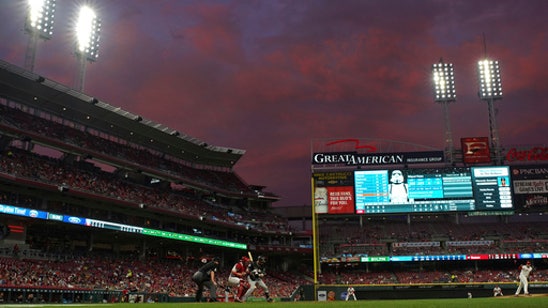 Suarez extends streak with homer, Reds beat Marlins 4-1