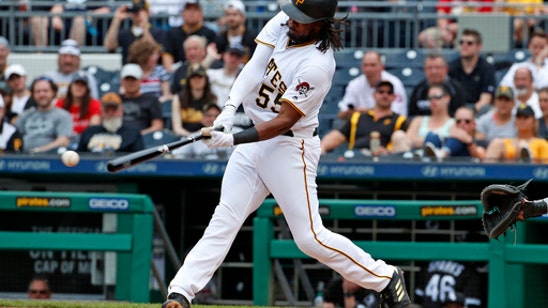Bell’s single lifts Pirates over reeling White Sox 3-2