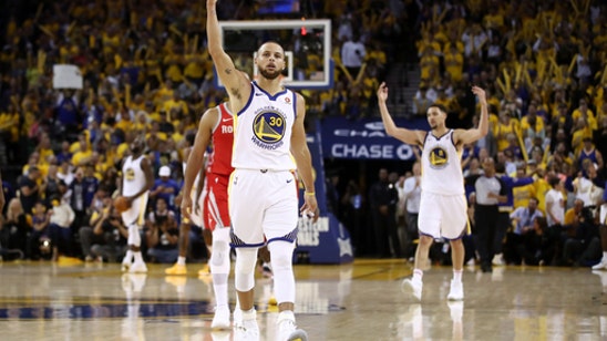 Curry comes alive to score 35, Warriors rout Rockets by 41