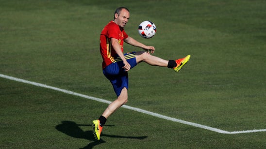 Spain’s golden generation gets 1 last shot at glory