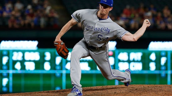 Duffy stymies Rangers as Royals win their third straight 8-2