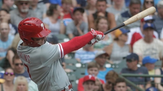 Hoskins, Knapp hit home runs, Phillies slow down Brewers 4-1