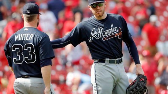 Foltynewicz helps Braves sweep Cardinals