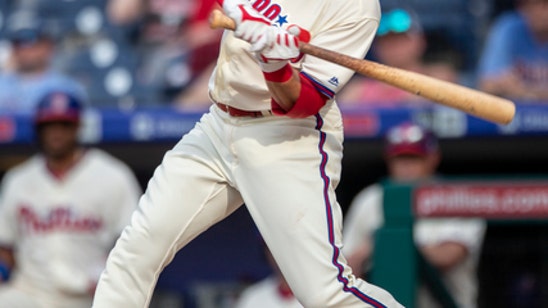 Knapp homers to lift Phillies to 4-3 win in 13 innings