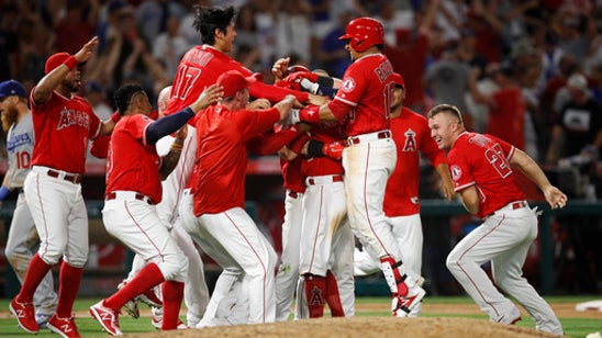 Ohtani helps Angels rally past Dodgers 3-2