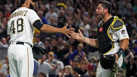 Williams outduels deGrom, Pirates blank Mets 5-0