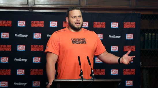 Browns slide guard Joel Bitonio to starting left tackle