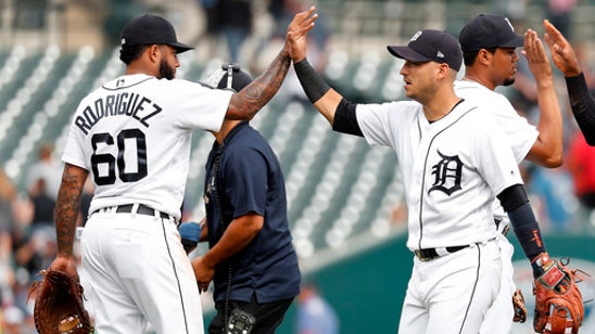 After Fiers gets hurt, Iglesias leads Tigers over Reds 7-4