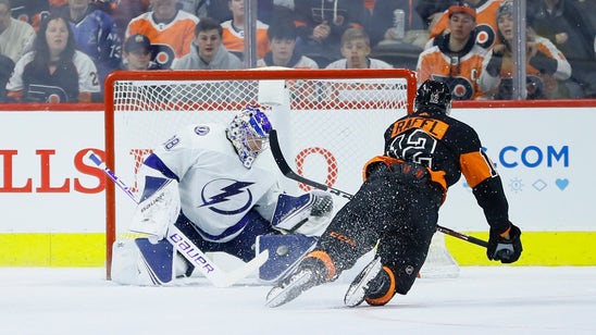 Lightning beat Flyers, tie club mark with 10th straight win