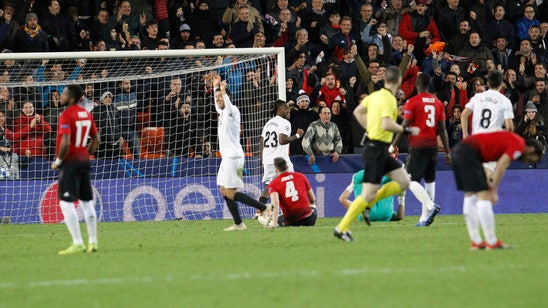 Jones own-goal at Valencia stops Man United winning CL group
