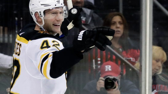 Bruins' Backes must face Blues buddies for Stanley Cup