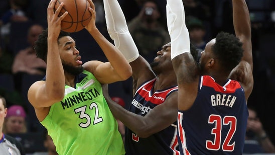 Timberwolves C Towns sidelined by sore knee