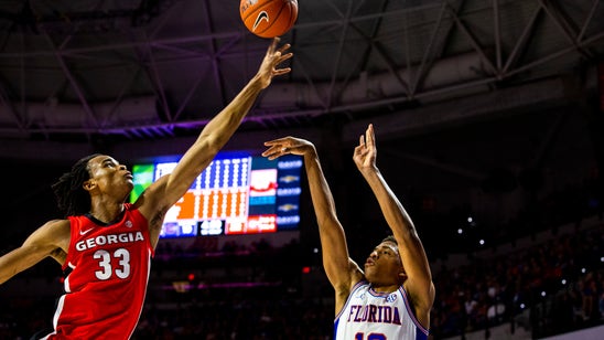 Claxton scores career-high 25, Georgia upsets Florida 61-55