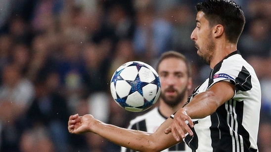 Khedira extends contract at Juventus for 2 more seasons