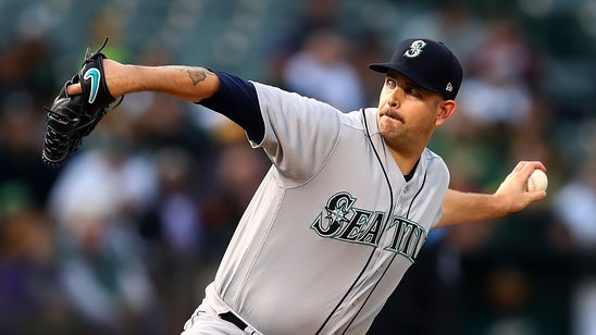 M’s Paxton hit by liner, replaced by Hernandez vs. A’s