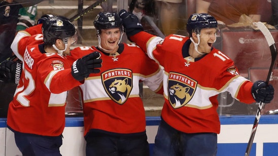 Acciari records 2nd straight hat trick, Florida tops Stars