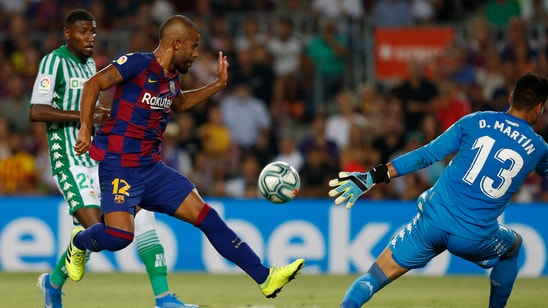 Barcelona loans midfielder Rafinha to Celta Vigo