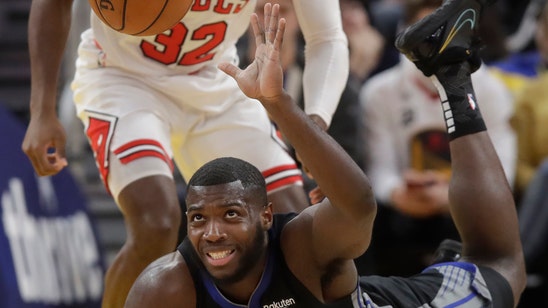 Eric Paschall scores 25 points as Warriors hold off Bulls