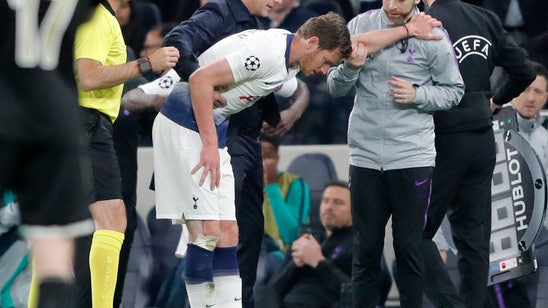 Tottenham’s Vertonghen forced off after clash of heads