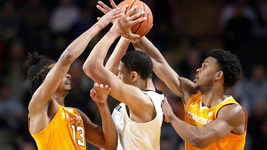 Bowden scores 21 points as Tennessee routs rival Vandy 66-45