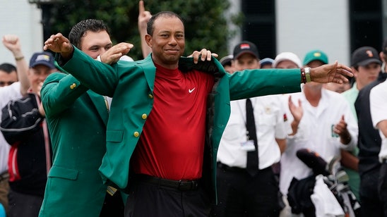 Tiger Woods wins Masters for 1st major title in 11 years