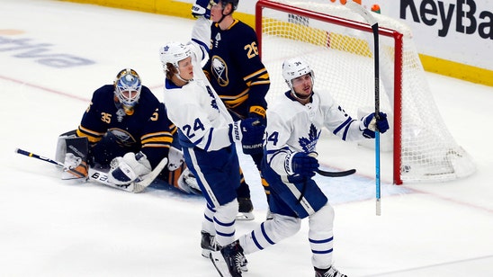 Matthews nets 2nd goal late in OT as Maple Leafs edge Sabres