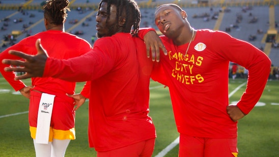 Chiefs sign Tyreek Hill to 3-year, $54 million extension