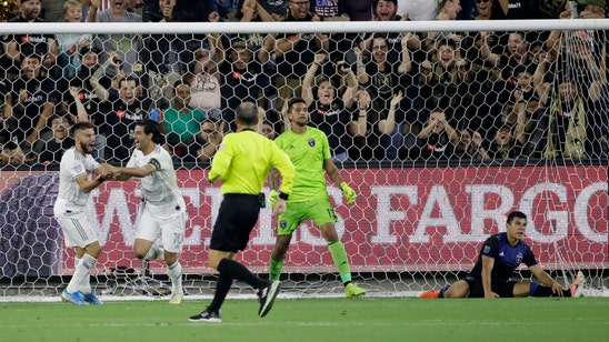 Vela scores 2 goals, LAFC beats Earthquakes 4-0