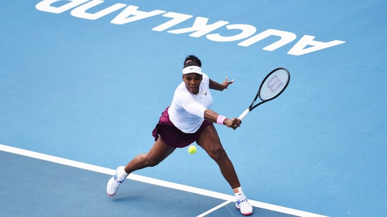 Williams beats wind, Giorgi in Auckland 1st round