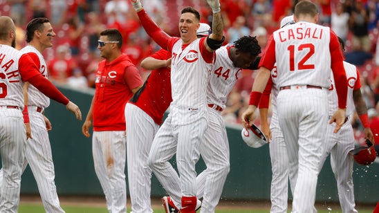 Lorenzen's pinch-hit double lifts Reds over D-backs 4-3